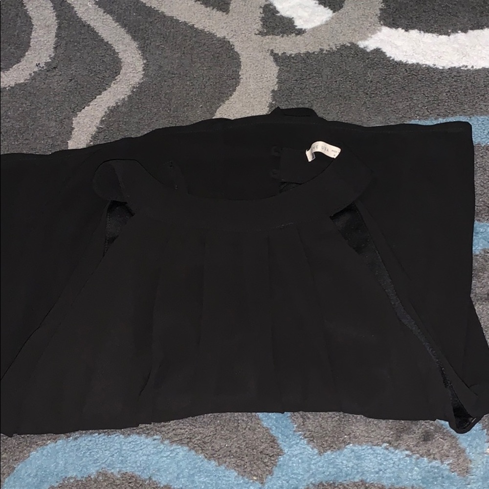 Black sleeveless top